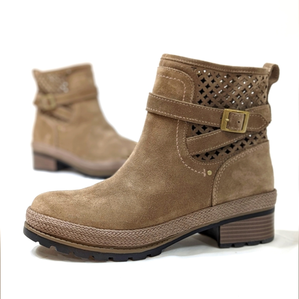 Sold - The Original Muck Boot - Picture 2 of 12